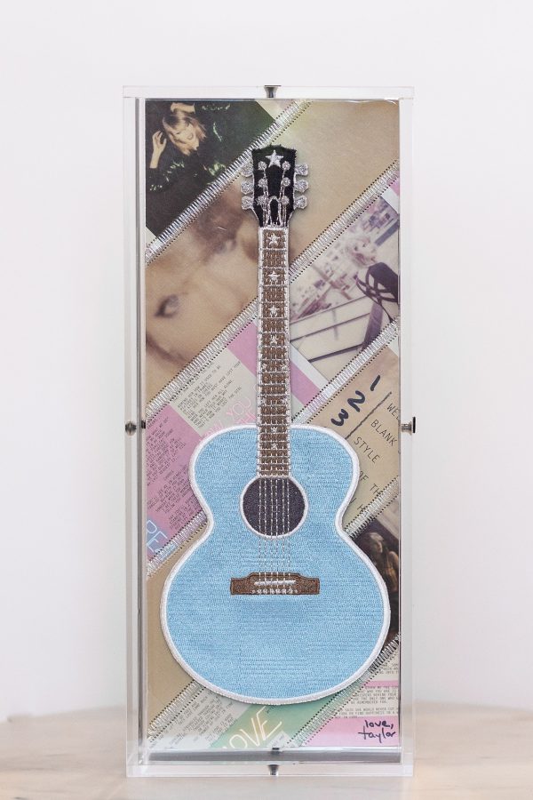 Taylor Swift Guitar: 1989 (SWTS1) Online now